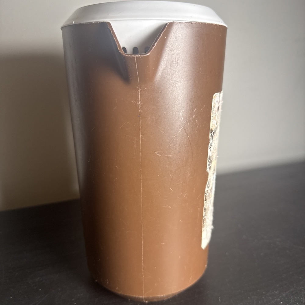 Vintage Brown W/ White Lid Rubbermaid 2.25 Quarts Pitcher - Picture 6 of 14